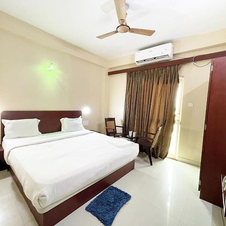 Hotel Golden Wave Puri Bagian luar foto