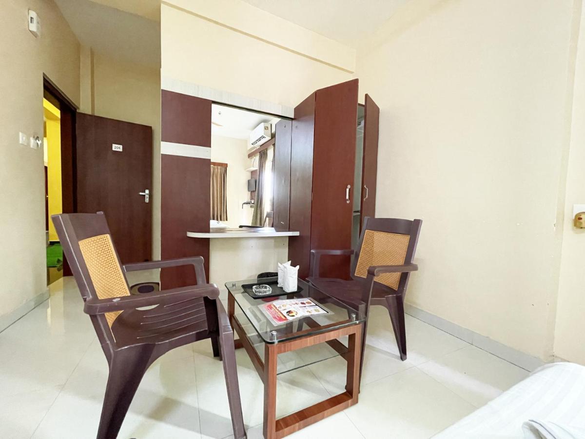 Hotel Golden Wave Puri Bagian luar foto