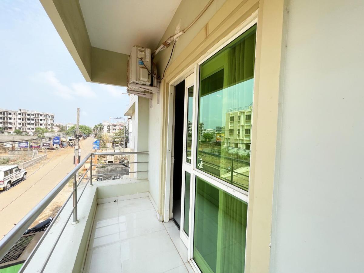 Hotel Golden Wave Puri Bagian luar foto