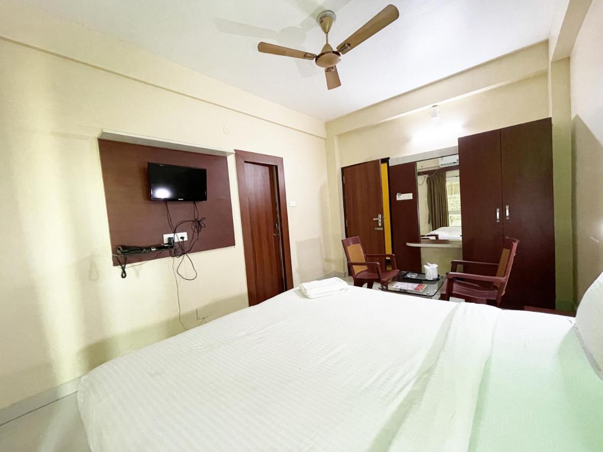 Hotel Golden Wave Puri Bagian luar foto