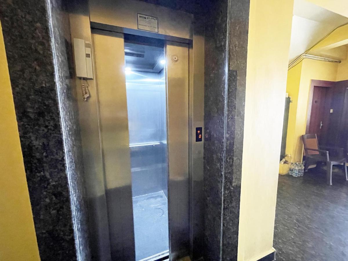 Hotel Golden Wave Puri Bagian luar foto