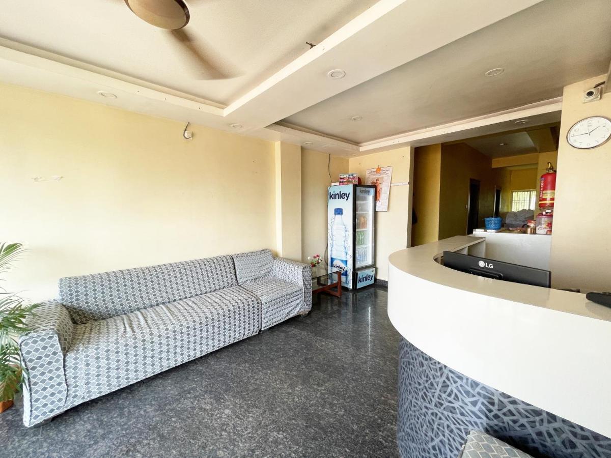 Hotel Golden Wave Puri Bagian luar foto