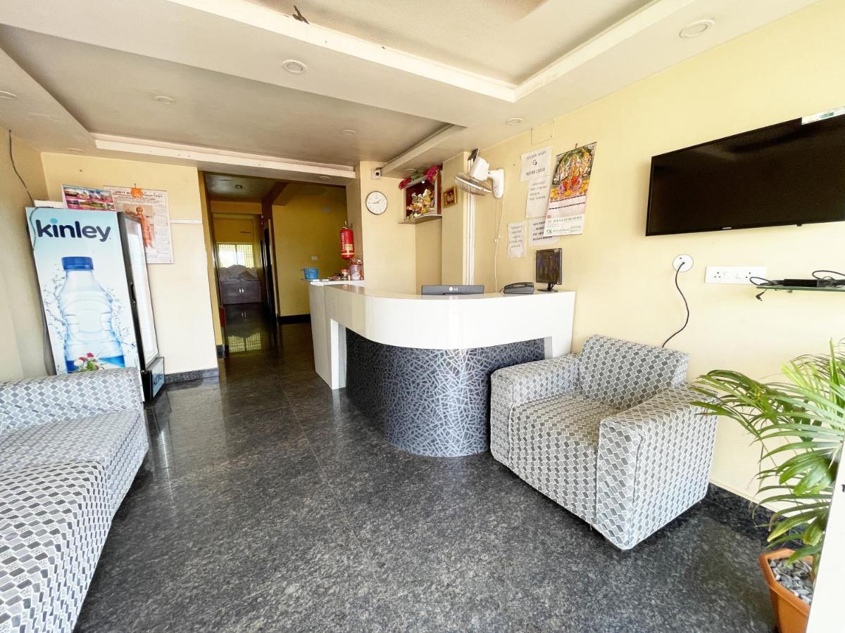 Hotel Golden Wave Puri Bagian luar foto