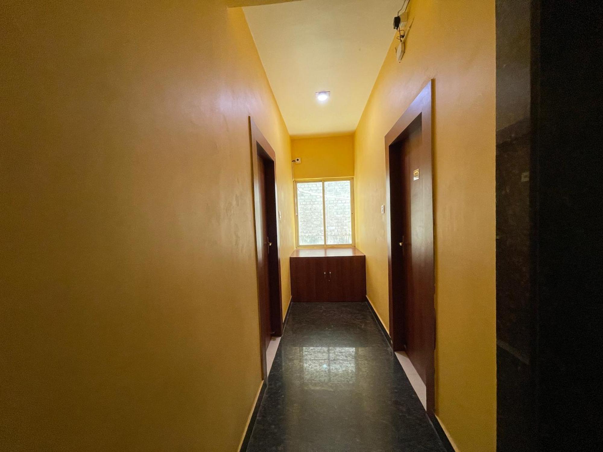 Hotel Golden Wave Puri Bagian luar foto